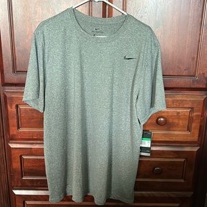 NWT Men’s Nike dry fit tee. Size XL